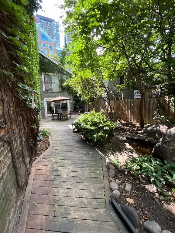 Huntley Inn Toronto Homestay